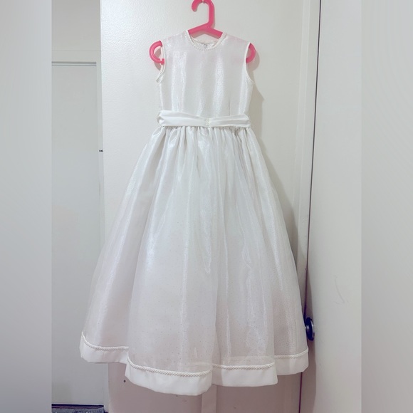 Satin Communion Dress w/ Pearl Accents & Organza Skirt 9-12 years Old. Off White - Picture 4 of 15